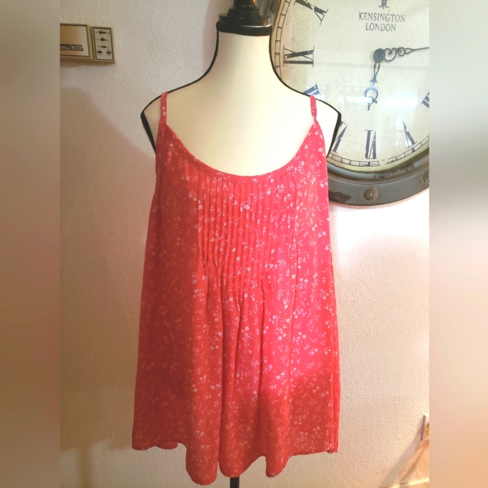 NWOT Torrid Flowy Dainty Flower Tank Size 3